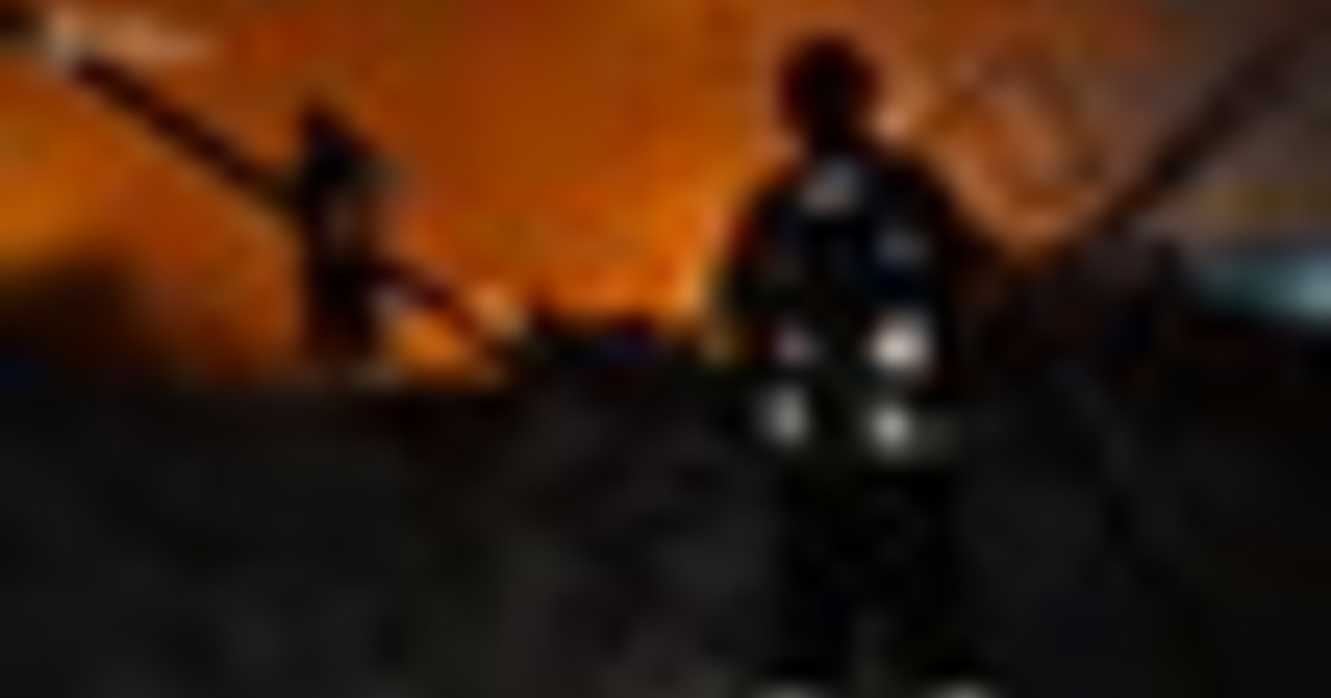 Ucraina, vigili del fuoco domano fiamme dopo attacco russo su Sumy