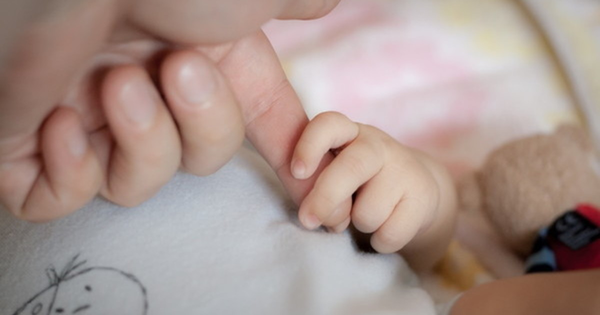 Il mercato delle madri in affitto genera ogni anno miliardi di dollari: lo studio di Cricenti Il mercato delle madri in affitto genera ogni anno miliardi di dollari: lo studio di Cricenti