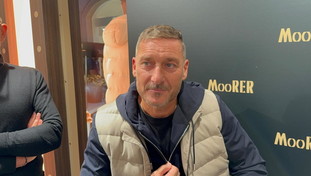 Totti parla in vista di Roma-Inter: "Servirà l'elmetto. Punto su Cristante, ce ne fossero come lui...." | GUARDA