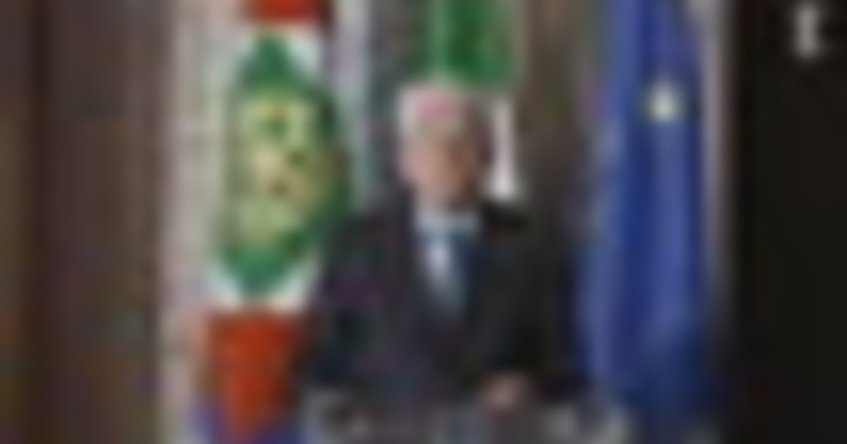 Lavoro, Mattarella: la questione salariale non può essere elusa