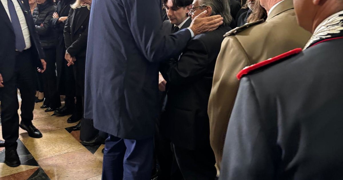 Crosetto: "Nome di chi è morto per la patria scritto nella roccia"