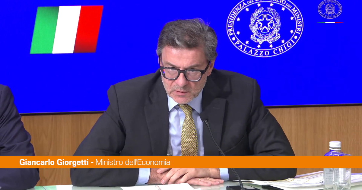Manovra, Giorgetti "Sistema bancario solido"