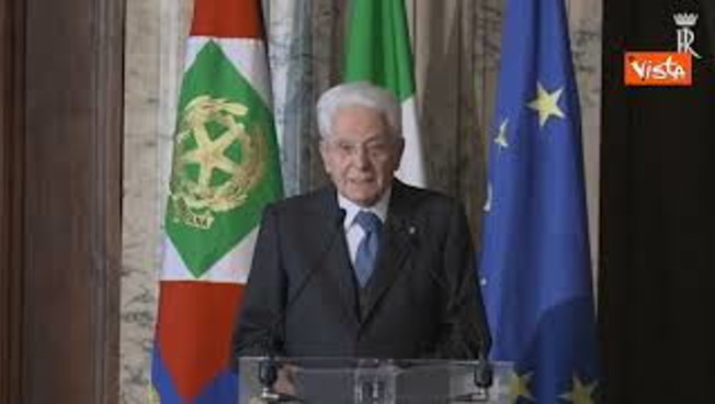 Mattarella: "Squilibrio tra salari, i manager retribuiti centinaia di volte più dei lavoratori"