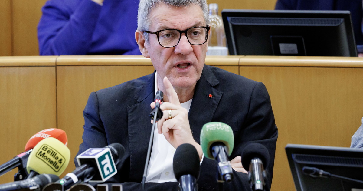 Il patriarca Landini difeso dalle femministe Schlein e Boldrini. Ma la Crusca le sbugiarda Il patriarca Landini difeso dalle femministe Schlein e Boldrini. Ma la Crusca le sbugiarda