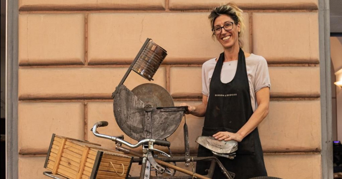Intervista a Eleonora Zoppo, la giovane arrotina di Roma: "Ho rubato con gli occhi i segreti di mio nonno" Intervista a Eleonora Zoppo, la giovane arrotina di Roma: "Ho rubato con gli occhi i segreti di mio nonno"