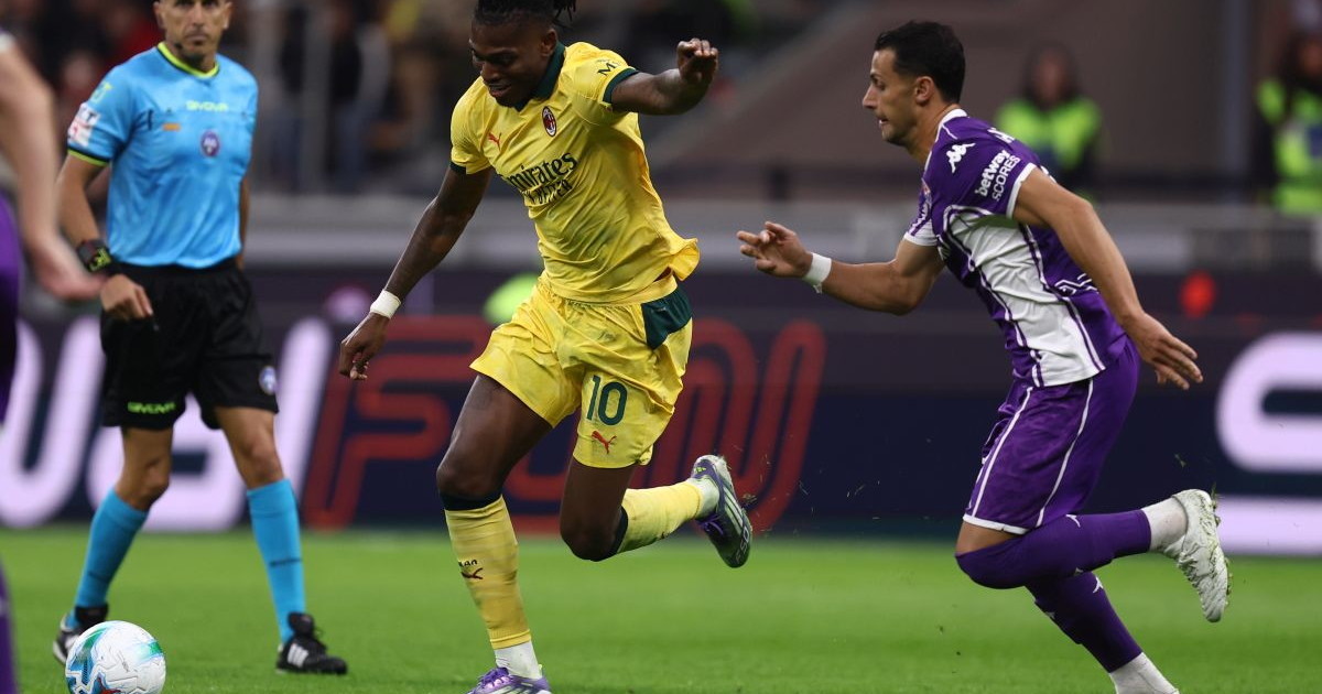 Il Milan batte 2-1 la Fiorentina e vola in testa