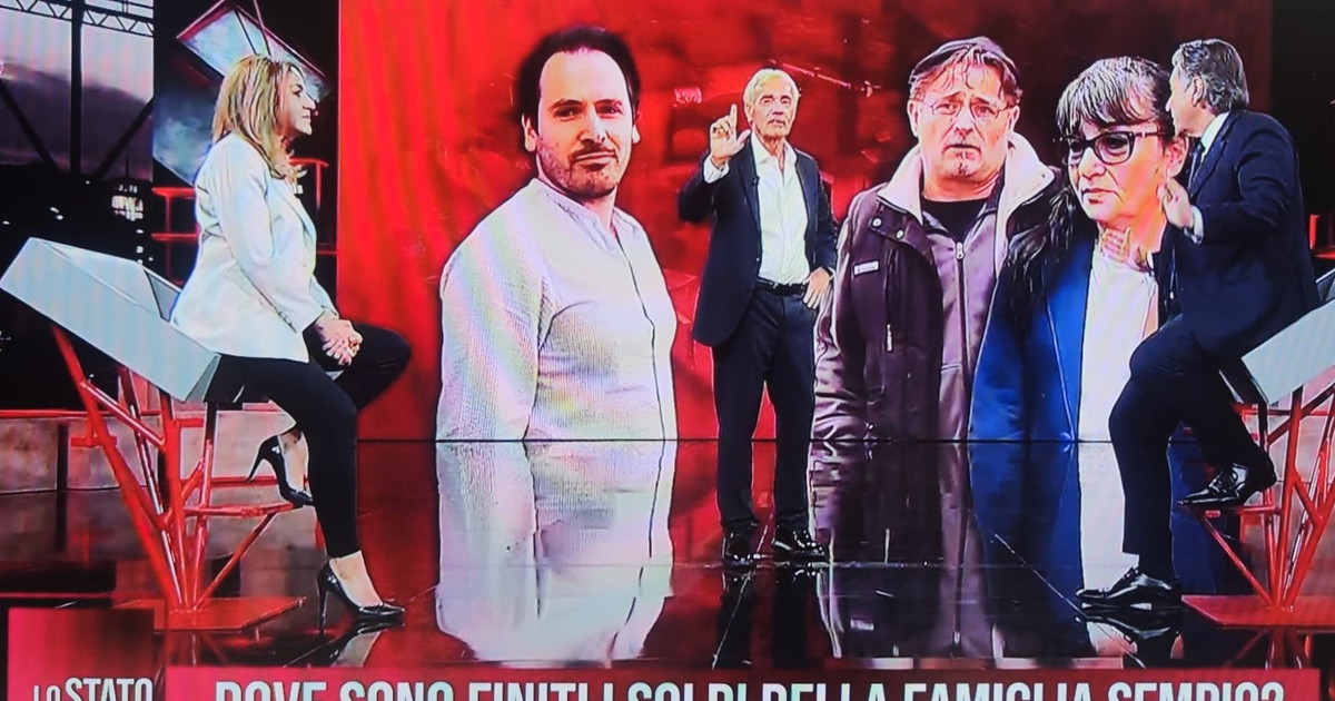 Colpo di scena da Giletti: De Rensis si alza e lascia lo studio. Il motivo Colpo di scena da Giletti: De Rensis si alza e lascia lo studio. Il motivo