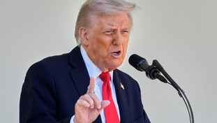 Cessate il fuoco appeso a un filo: Vance tenta la mediazione, Trump alza i toni