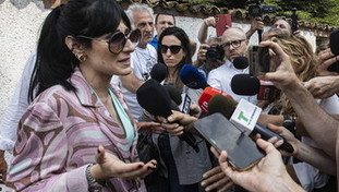 La difesa di Sempio: Lo scontrino è suo. E assume la prof dei casi di Pierina e Liliana