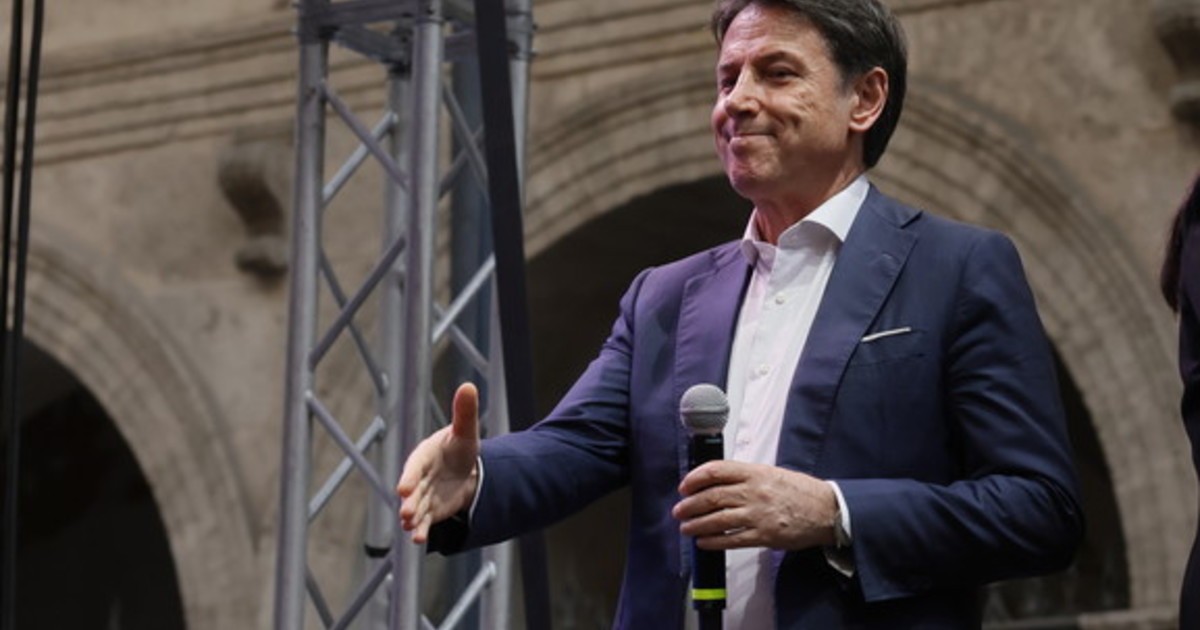 Conte sprofonda nei sondaggi. E Appendino detta la linea: «Marchiamo le distanze» Conte sprofonda nei sondaggi. E Appendino detta la linea: «Marchiamo le distanze»