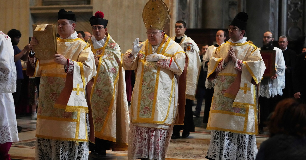 La messa in latino a San Pietro finisce sul New York Times La messa in latino a San Pietro finisce sul New York Times