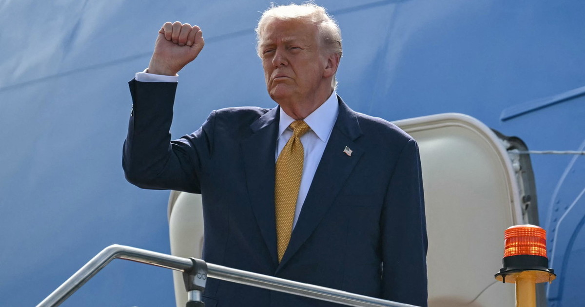 Trump: "Putin dovrebbe far finire la guerra in Ucraina, non testare missili nucleari" Trump: "Putin dovrebbe far finire la guerra in Ucraina, non testare missili nucleari"