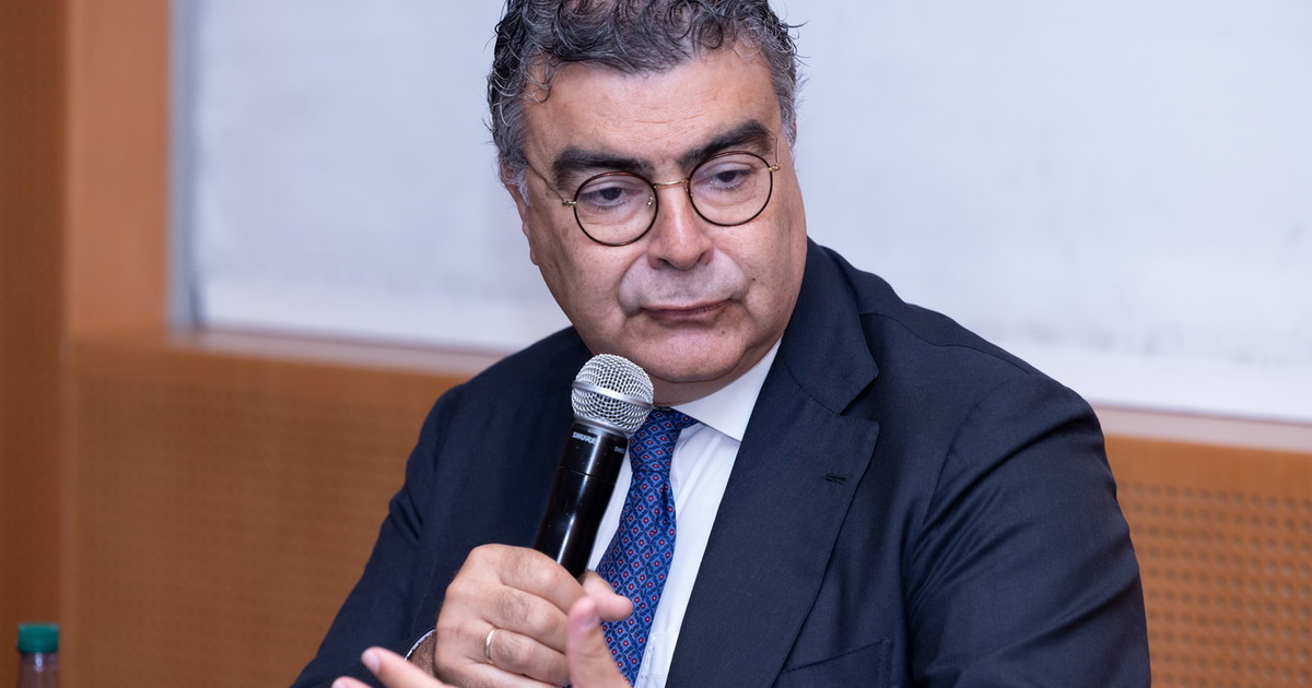 I ProPal mettono il bavaglio a Fiano. Fassino reagisce: “Gesto di prevaricazione intollerabile”