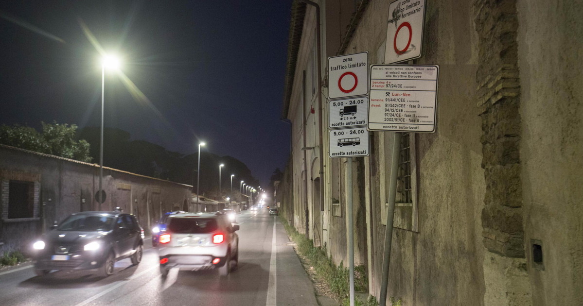 Niente Ztl Fascia verde, salvi i diesel Euro 4 e 5 e arrivano gli incentivi "green" Niente Ztl Fascia verde, salvi i diesel Euro 4 e 5 e arrivano gli incentivi "green"