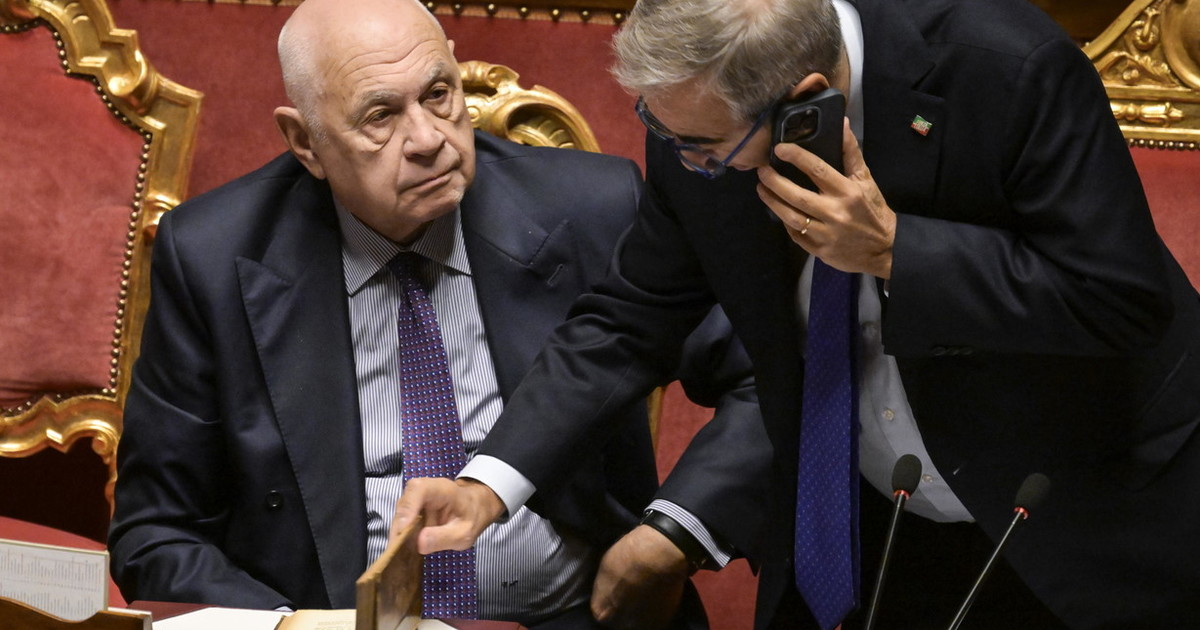 Giustizia, Gasparri: "Saremo i primi a promuovere referendum" Giustizia, Gasparri: "Saremo i primi a promuovere referendum"