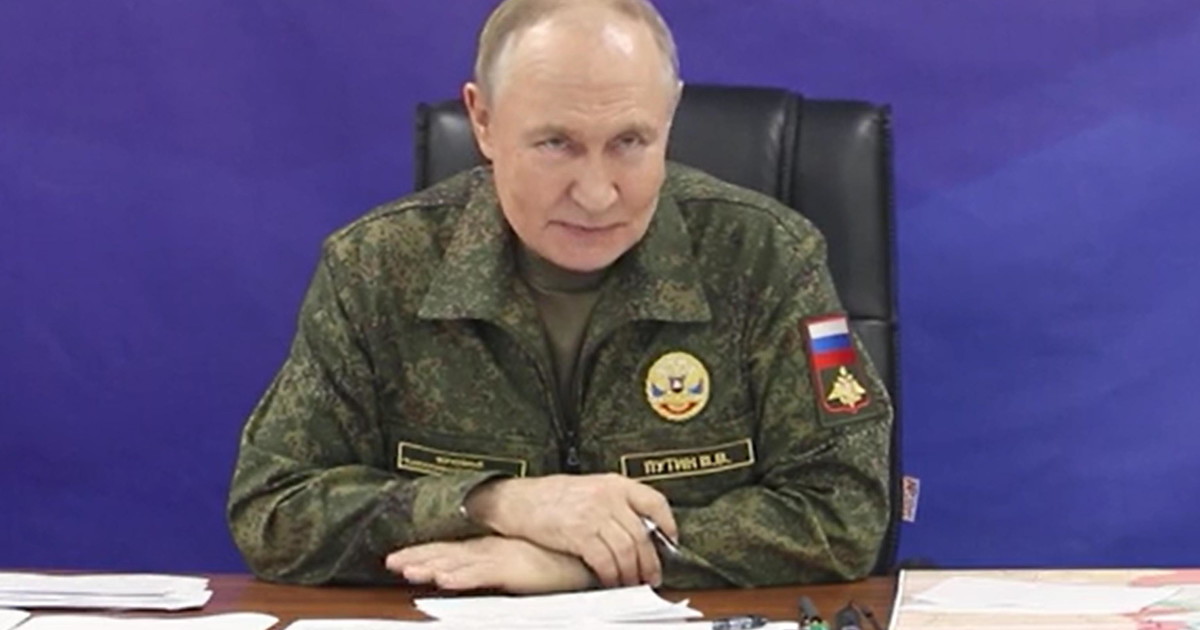 Trump sfida Putin: ecco il drone sottomarino che lancia bombe atomiche Trump sfida Putin: ecco il drone sottomarino che lancia bombe atomiche