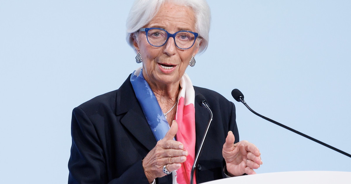 Bce: tassi restano invariati, Europa cresce ma prospettive restano incerte