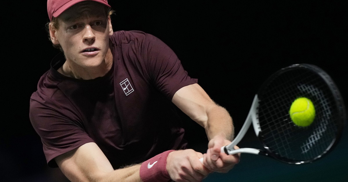 Sinner va veloce e vola ai quarti a Parigi, si ferma Sonego Sinner va veloce e vola ai quarti a Parigi, si ferma Sonego