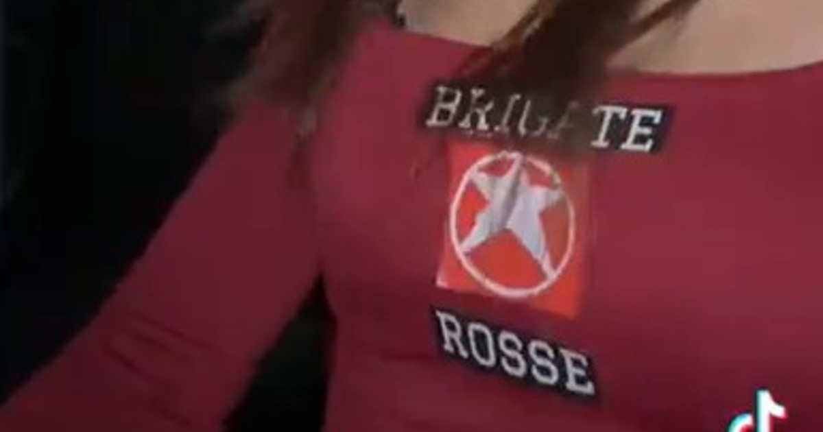 halloween choc studentesse vestite da br odio rosso e oltraggio a moro da Iltempo.it halloween choc studentesse vestite da br odio rosso e oltraggio a moro