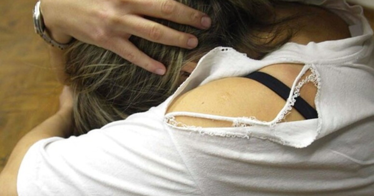 Orrore a Prato: amputa la mano alla moglie per gelosia. Arrestato un cinese Orrore a Prato: amputa la mano alla moglie per gelosia. Arrestato un cinese