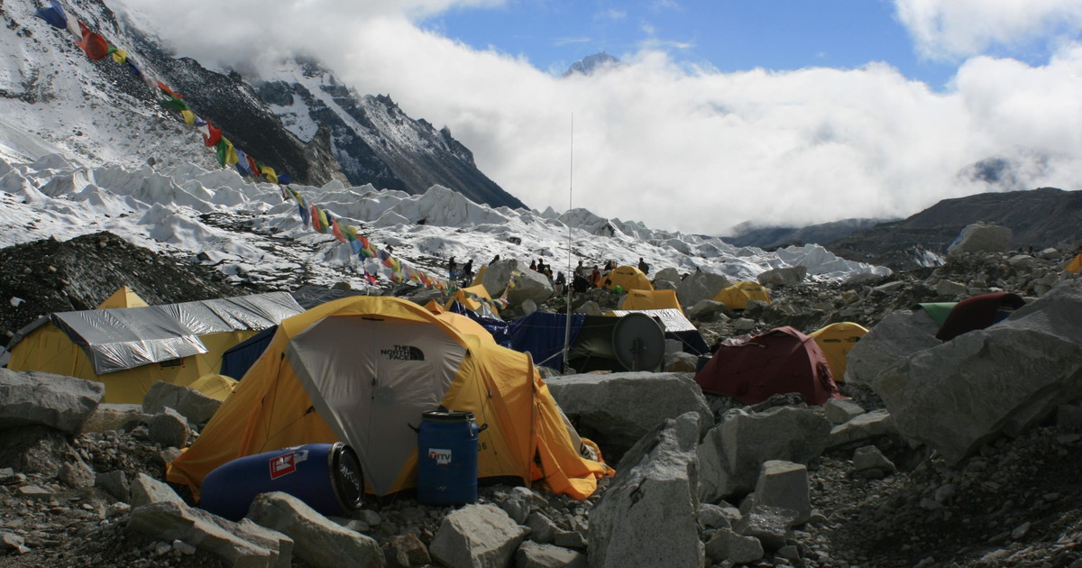 Dramma in Nepal: morti due alpinisti italiani. Ci sono altri connazionali dispersi