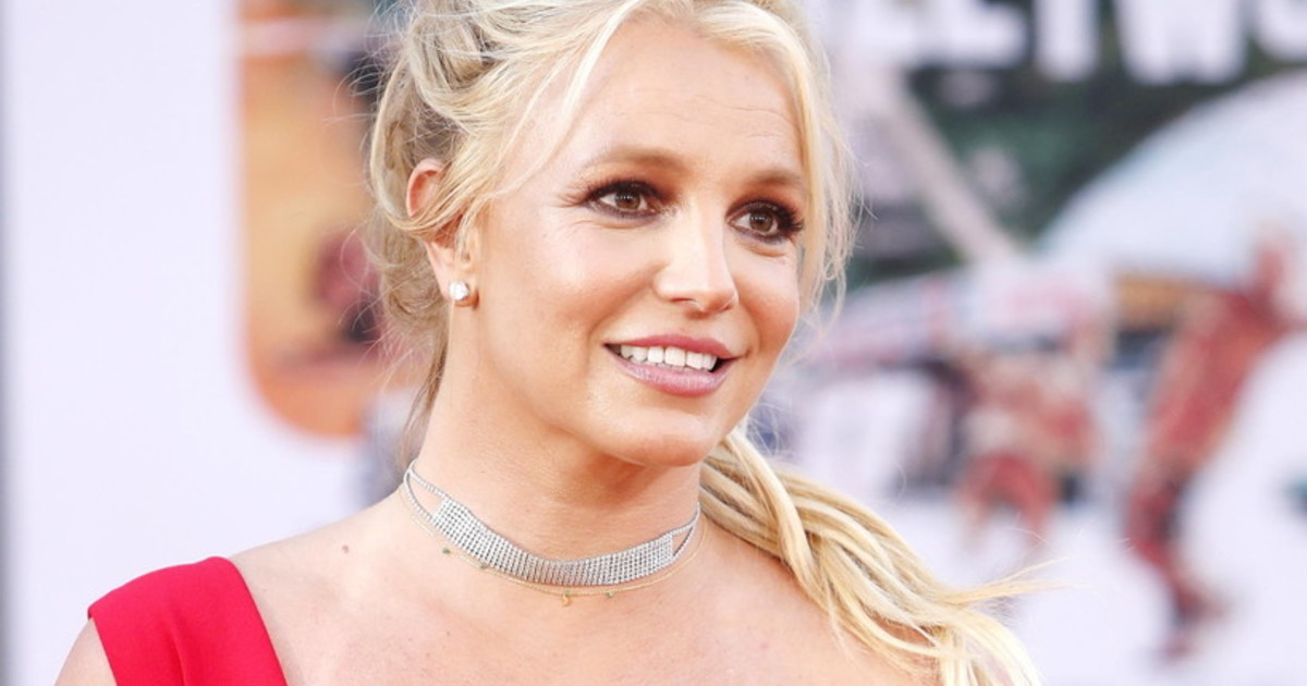 Britney Spears sparita dopo i post inquietanti: "Sono caduta dalle scale", fan in allarme