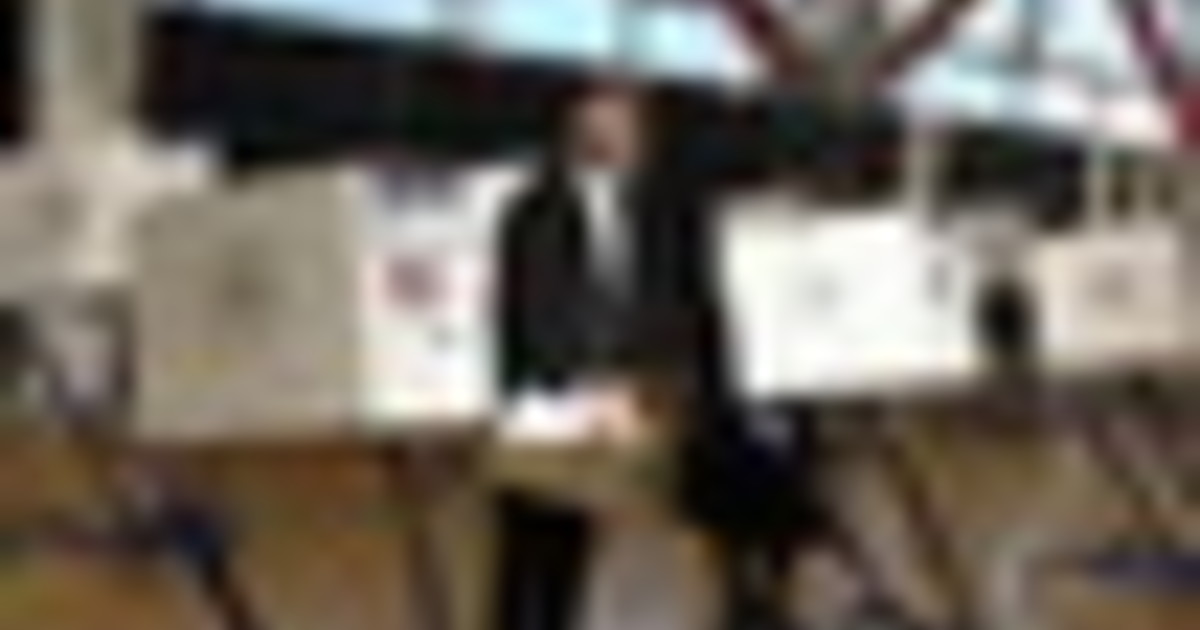 Il candidato dem a New York Mamdani ha votato insieme alla moglie