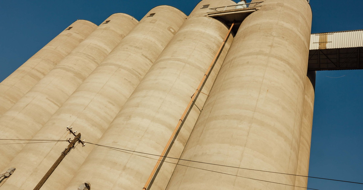 incidenti sul lavoro operaio muore cadendo da un silos