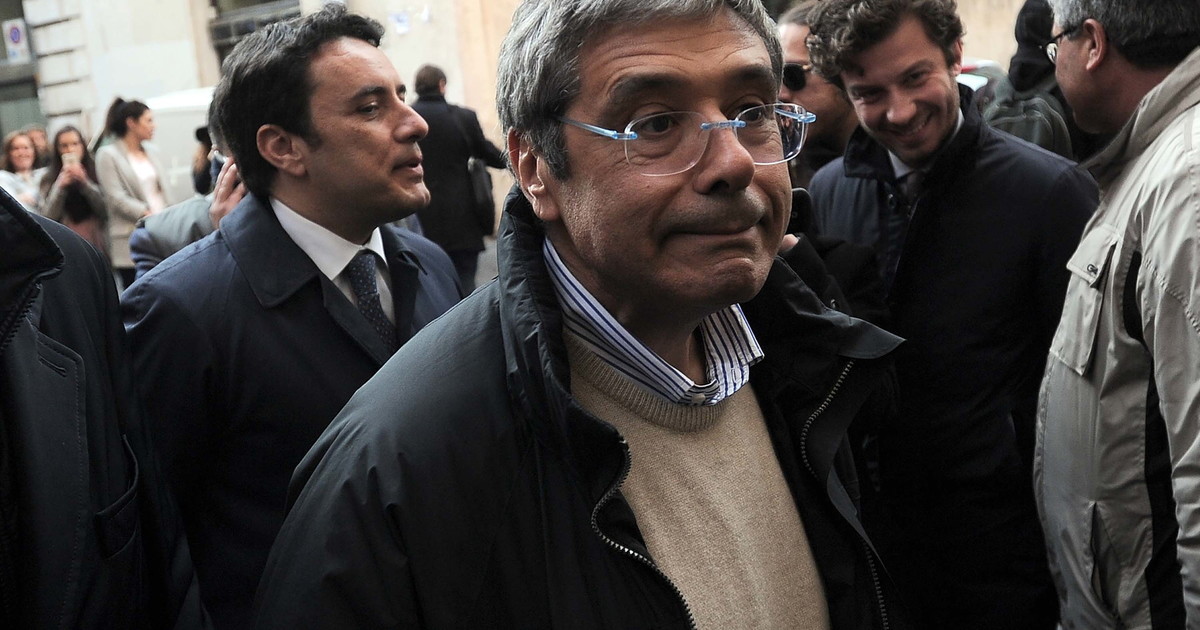 Corruzione, politica e affari: la Procura chiede arresto per Cuffaro e Romano Corruzione, politica e affari: la Procura chiede arresto per Cuffaro e Romano