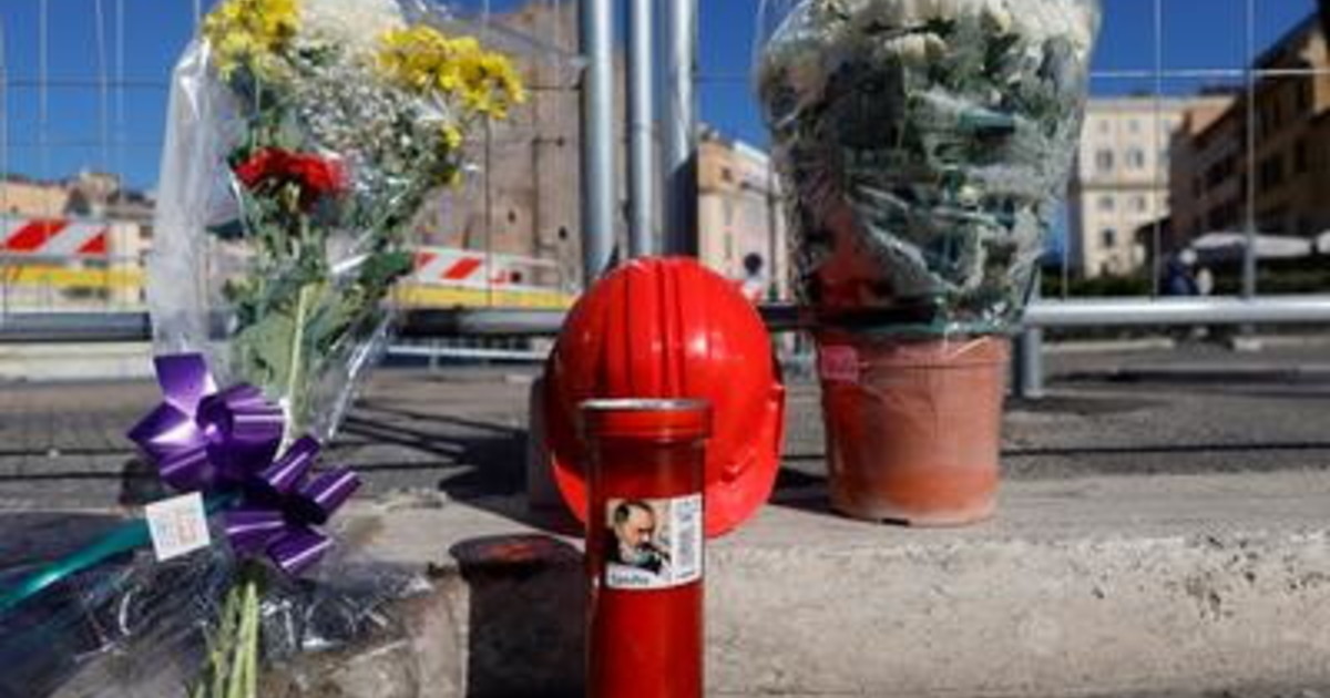 Solo due operai alla volta potevano salire sulla Torre dei Conti per lavorare