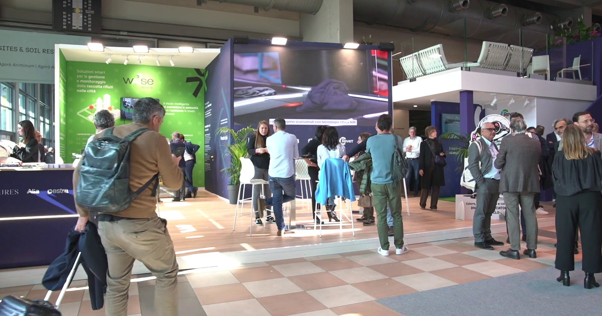 V Pratu odprli obrat za recikliranje tekstila z umetno inteligenco