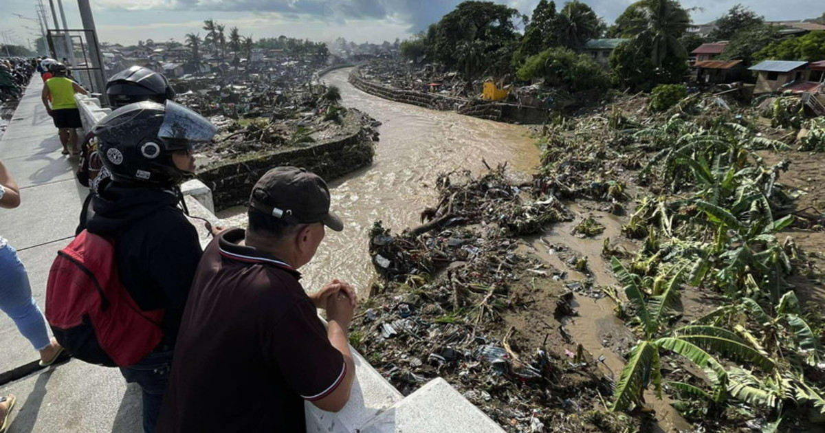 Filippine: tifone Fung-wong fa prima vittima, 1.200.000 evacuati