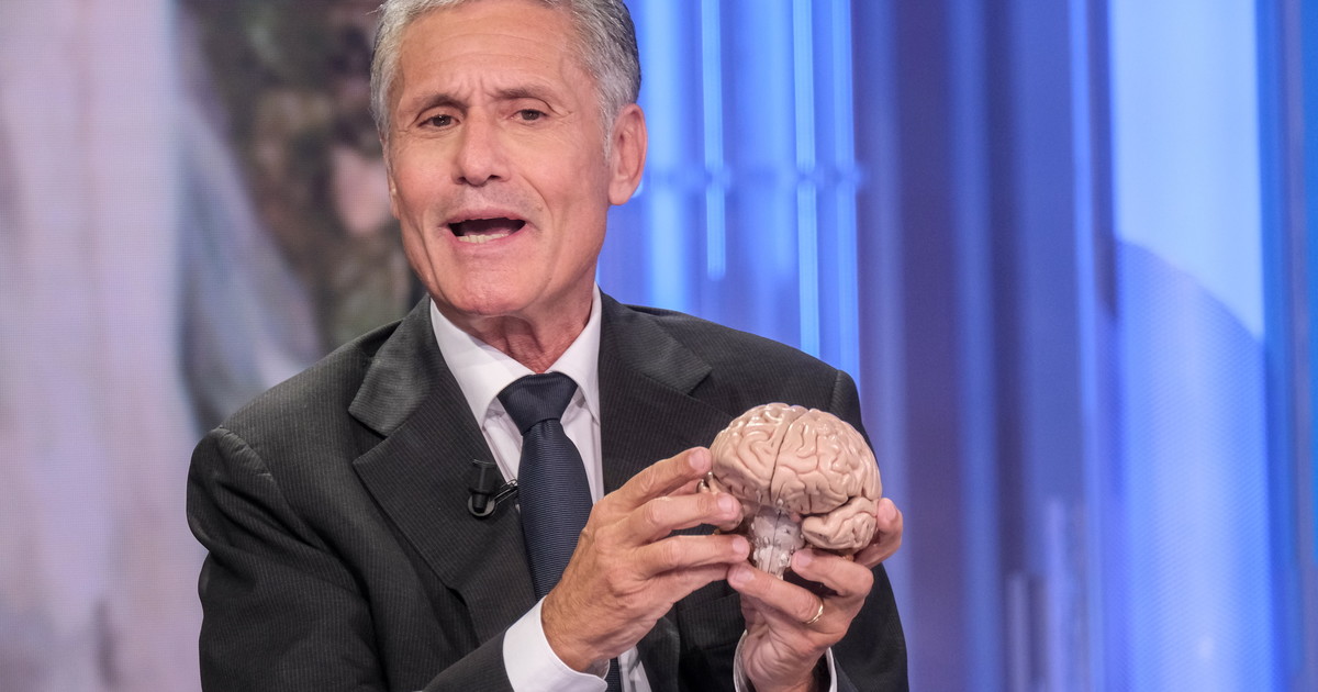 Il neurologo Sorrentino: "Necessario istituire una giornata nelle scuole dedicata allo studio del cervello" Il neurologo Sorrentino: "Necessario istituire una giornata nelle scuole dedicata allo studio del cervello"