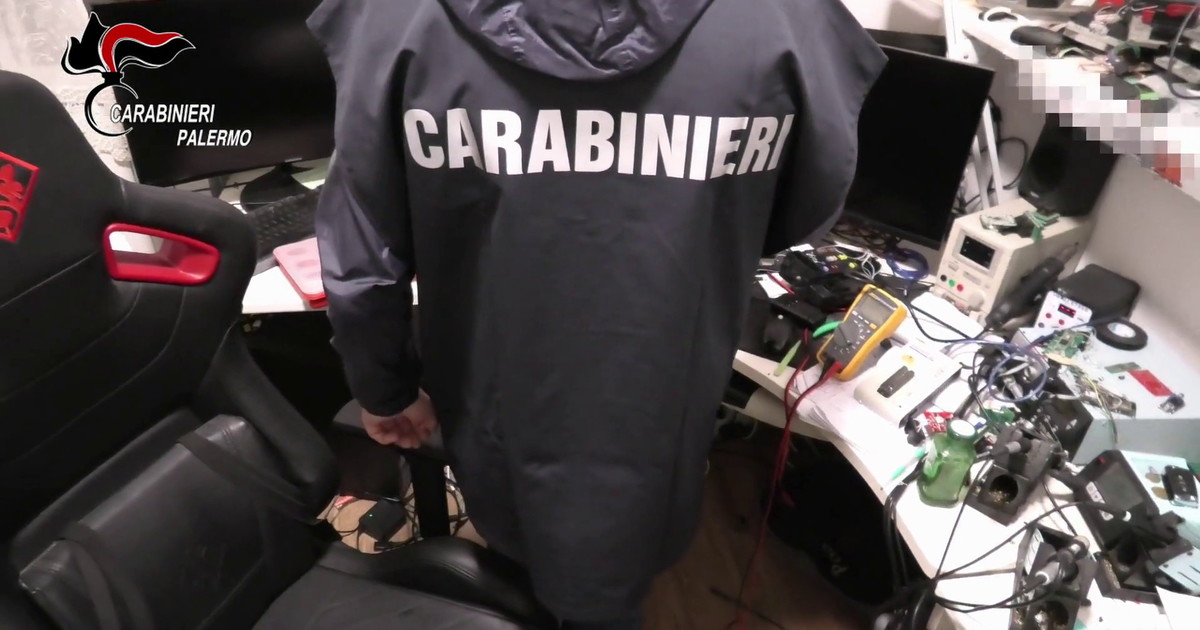 Banda Hi-Tech dei furti d'auto, perquisizioni tra Palermo, Alcamo e Milano