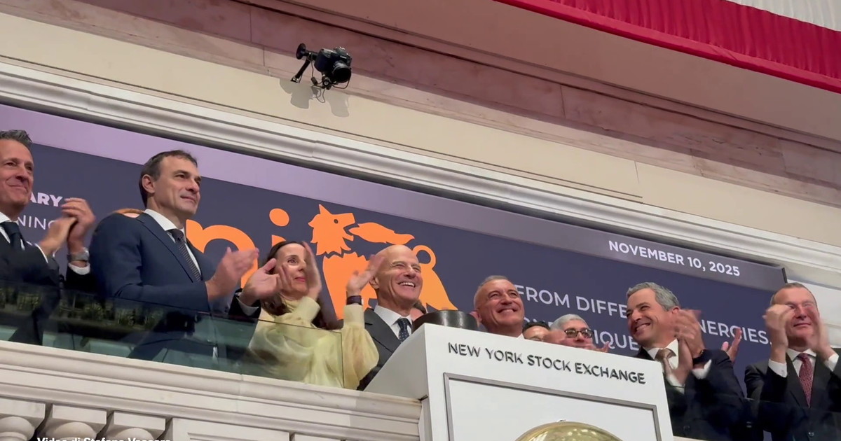 30 anni quotazione Eni a Wall Street, Descalzi alla cerimonia della campanella