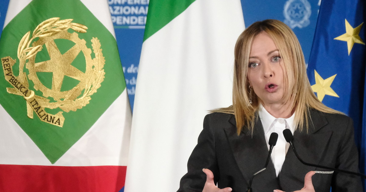 Meloni asfalta Schlein: "Ridicolo dire che controlliamo il Garante. Eletto dal governo giallo rosso"