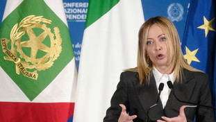 Meloni asfalta Schlein: Ridicolo dire che controlliamo il Garante. Eletto dal governo giallo-rosso