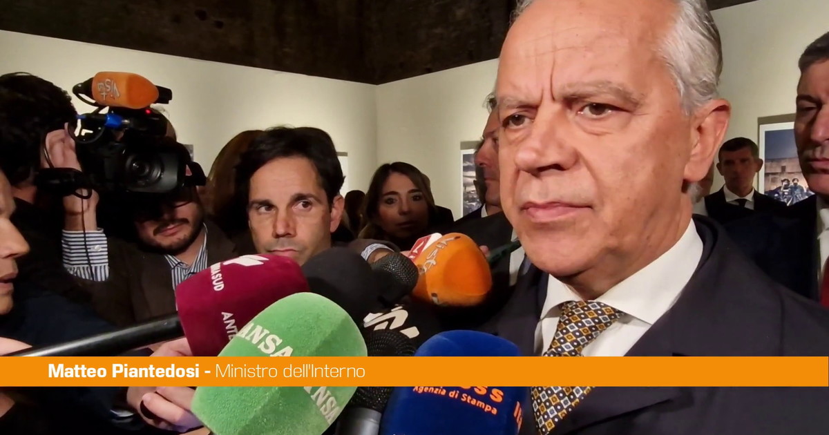 Piantedosi "Il calendario della Polizia rappresenta spirito e umanità del Corpo"