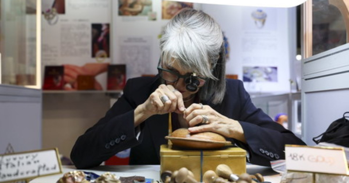 Cina: maison di gioielleria italiana debutta e stringe contatti alla CIIE