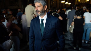 Fico e la barca “parcheggiata” al circolo dell'Aeronautica per cinquecento euro l'anno