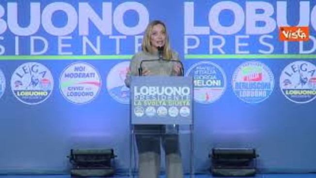 Meloni: Intellettuali da salotto pensano al mio make up, quanto sono superficiali