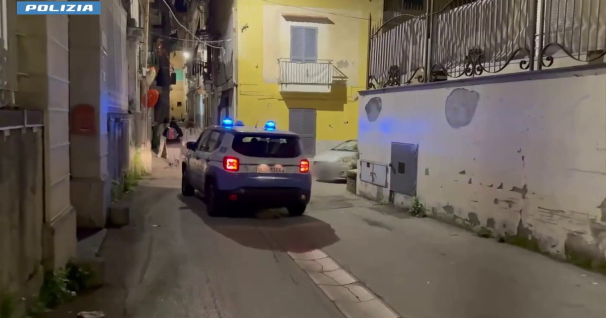 Blitz anti camorra contro il clan D'Alessandro, 11 arresti nel Napoletano