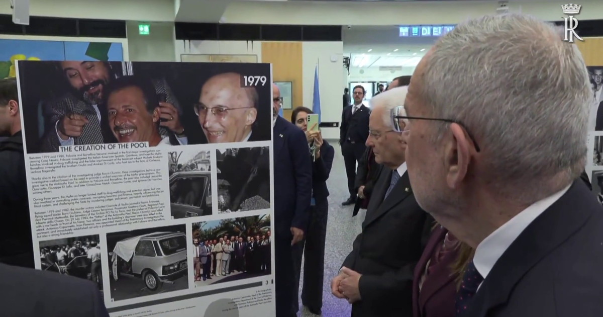 Mattarella visita a Vienna la mostra fotografica dedicata a Falcone e Borsellino