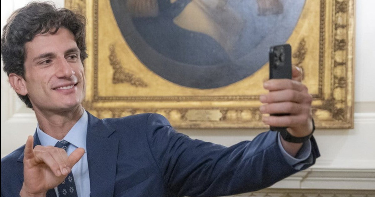 un altro kennedy entra in politica il nipoti di jfk si candida al congresso