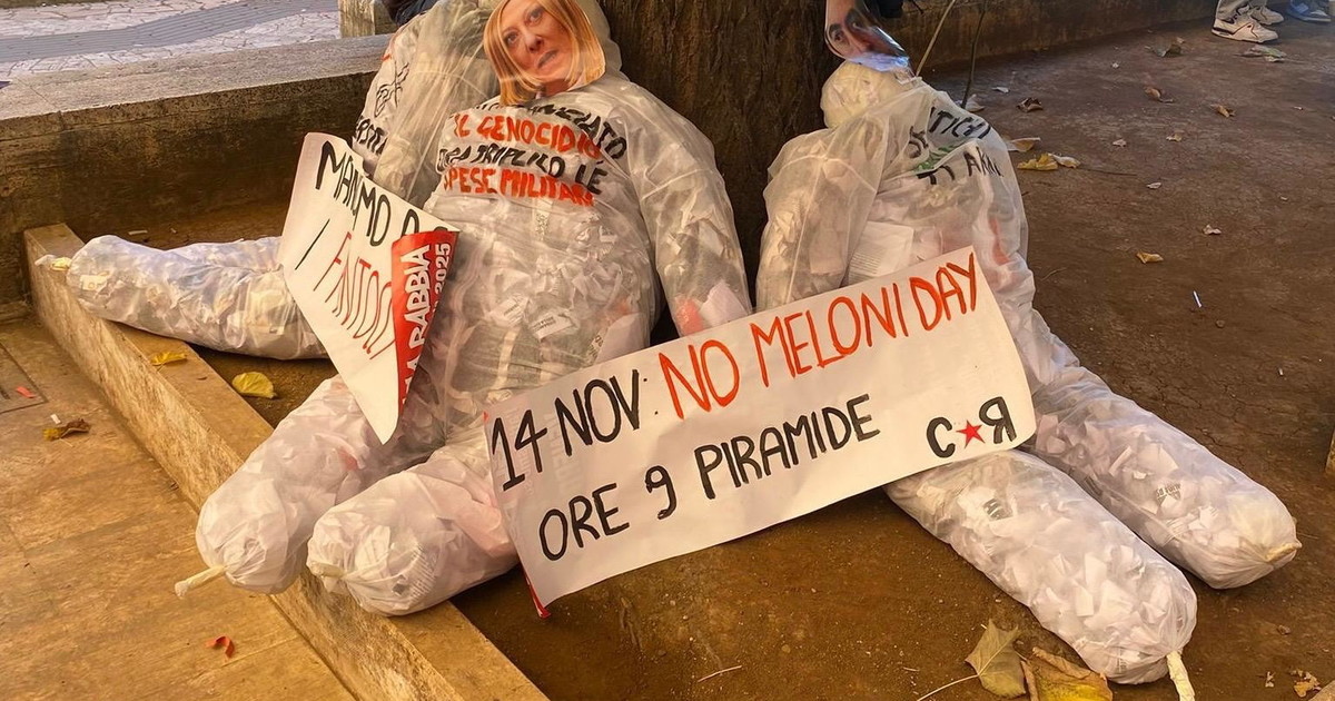 Fantocci di Meloni e Gasparri esposti all'università di Roma. Il presidente dei senatori FI: "Non sono intimidito"