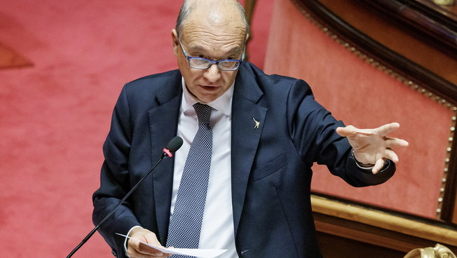 Femminicidi, Valditara difende il Ddl e si imbufalisce con la sinistra: 'Vergogna per le falsità'