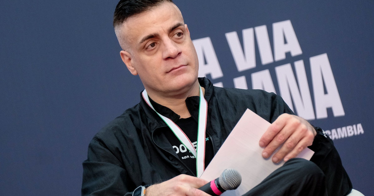 Roma, nomadi picchiano Cicalone alla metro Ottaviano