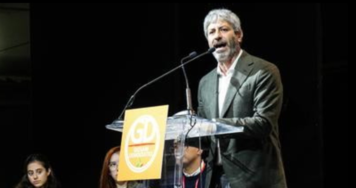 Fico, dopo il gozzo di cittadinanza c Fico, dopo il gozzo di cittadinanza c