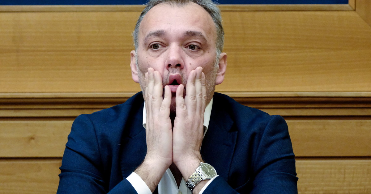 Richetti, il parlamentare di Azione derubato due volte in un giorno Richetti, il parlamentare di Azione derubato due volte in un giorno