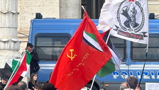 Sinistra e Palestina: spuntano in giro per Roma le bandiere del partito comunista